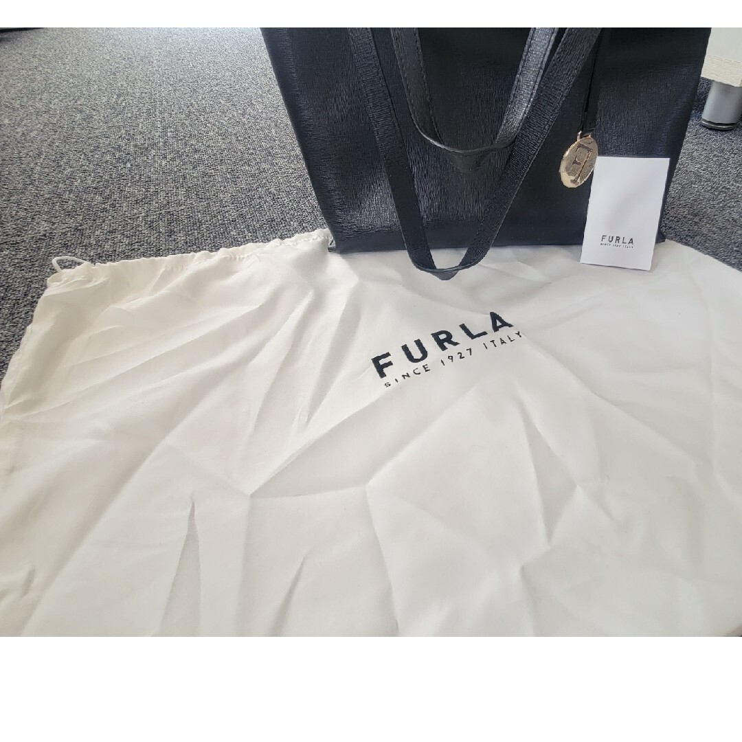 Furla(フルラ)の美品 FURLA フルラ サリー トートバッグ 黒 レディースのバッグ(トートバッグ)の商品写真