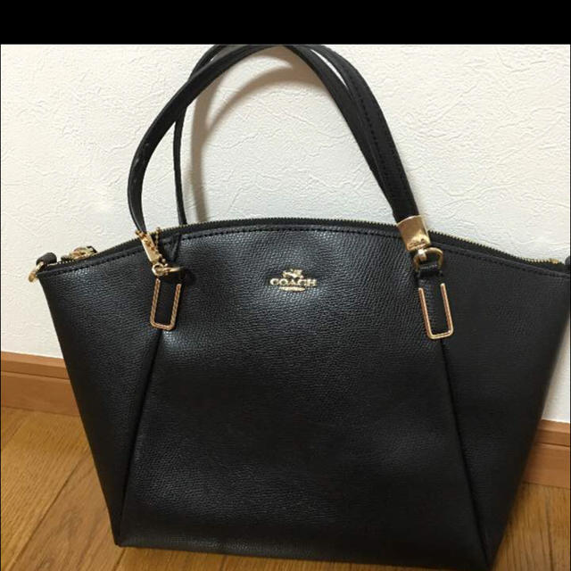 COACH(コーチ)のCOAH  バック 黒 レディースのバッグ(ハンドバッグ)の商品写真