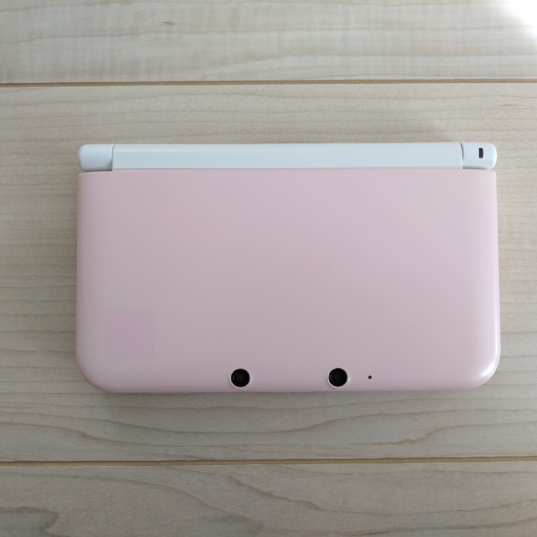 ニンテンドー3DS(ニンテンドー3DS)のニンテンドーNintendo 3DS LLピンク×ホワイト エンタメ/ホビーのゲームソフト/ゲーム機本体(携帯用ゲーム機本体)の商品写真