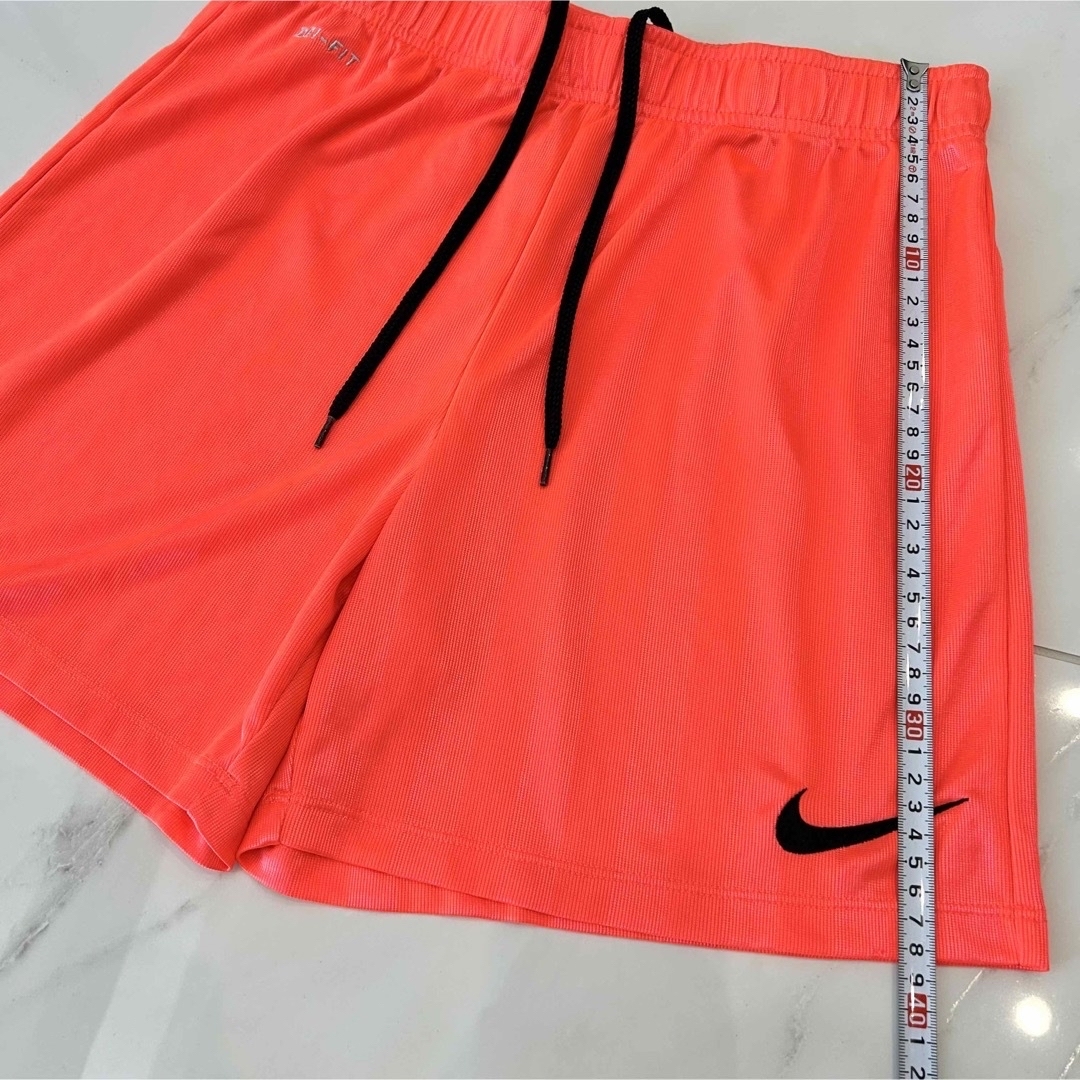 NIKE(ナイキ)のNIKE ナイキ　ドライフィット　ショートパンツ　スポーツウェア　運動 メンズのパンツ(ショートパンツ)の商品写真