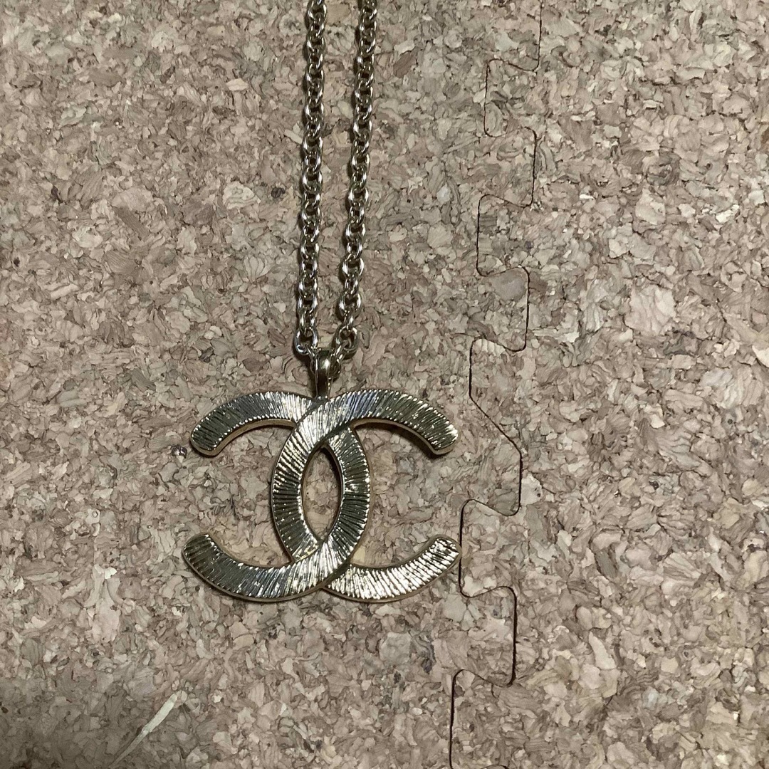 CHANEL - CHANEL ココマーク ロングネックレス ゴールド 付属品 CHANEL - CHANEL ココマーク ロングネックレス ゴールド 付属品