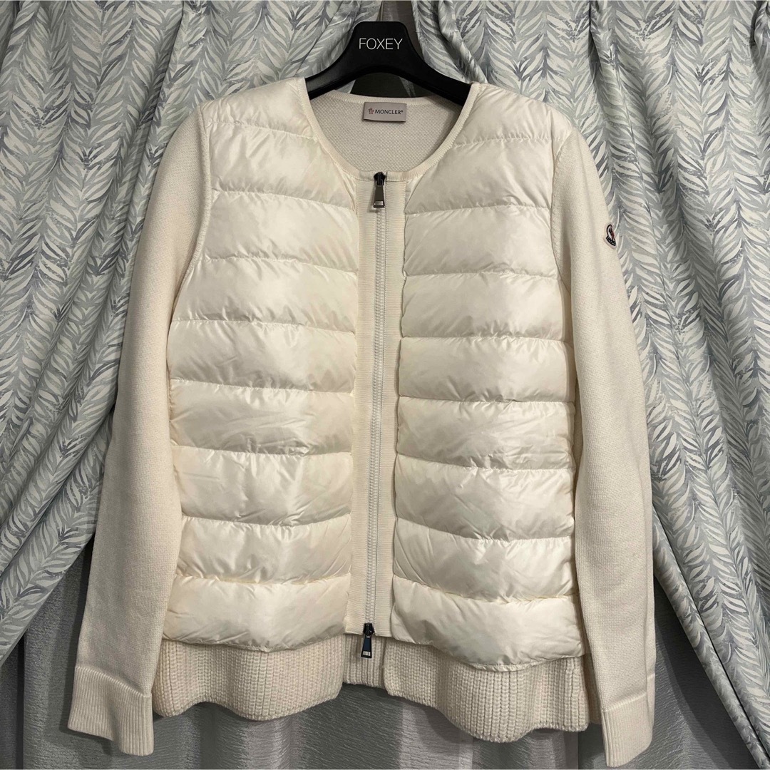 MONCLER(モンクレール)の2019年品　国内正規品　モンクレール　ダウンパーカー　ペプラムパーカー レディースのジャケット/アウター(ダウンジャケット)の商品写真