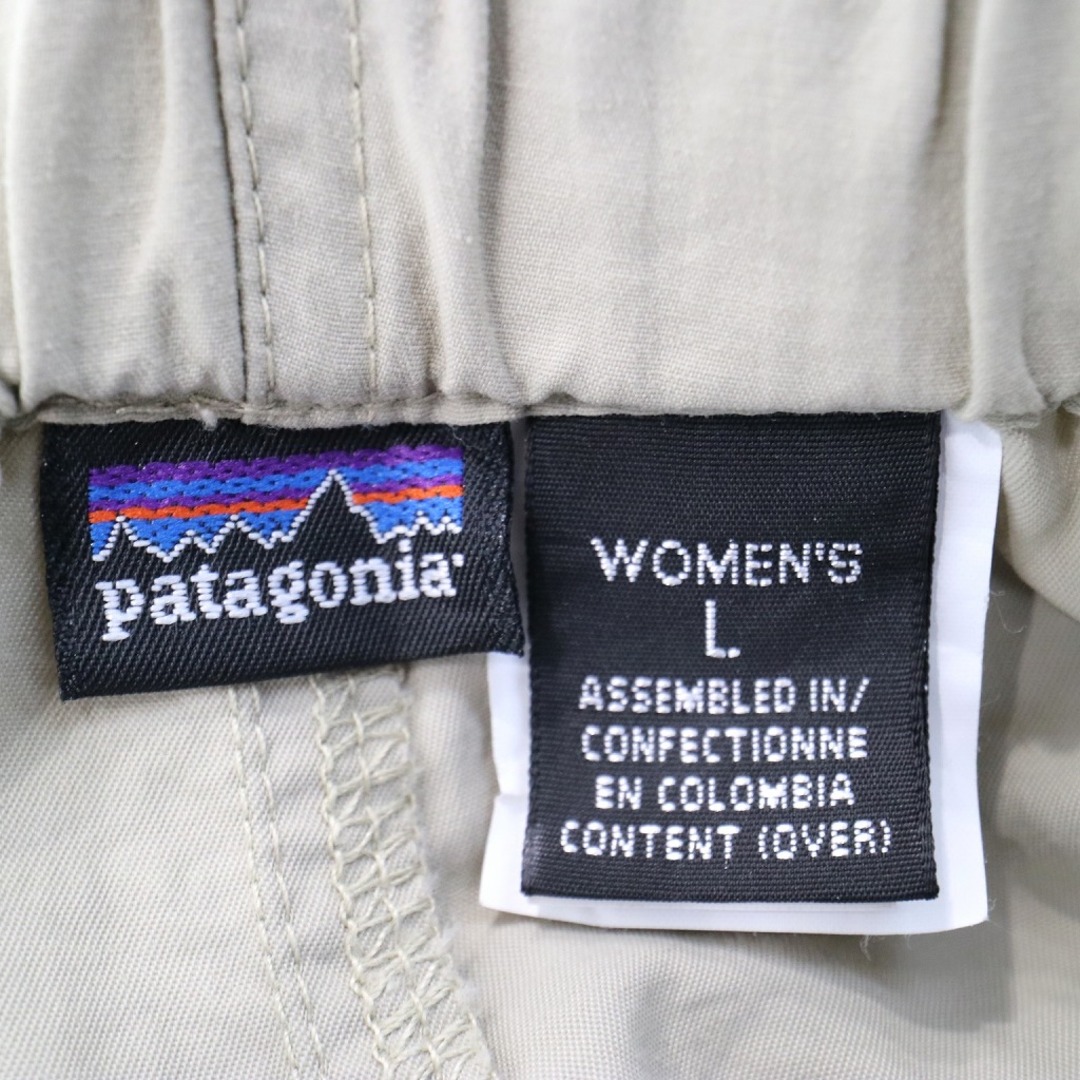 patagonia(パタゴニア)の90年代 patagonia パタゴニア ナイロンショートパンツ アウトドア キャンプ ベージュ (レディース L) 中古 古着 O1089 レディースのパンツ(ショートパンツ)の商品写真