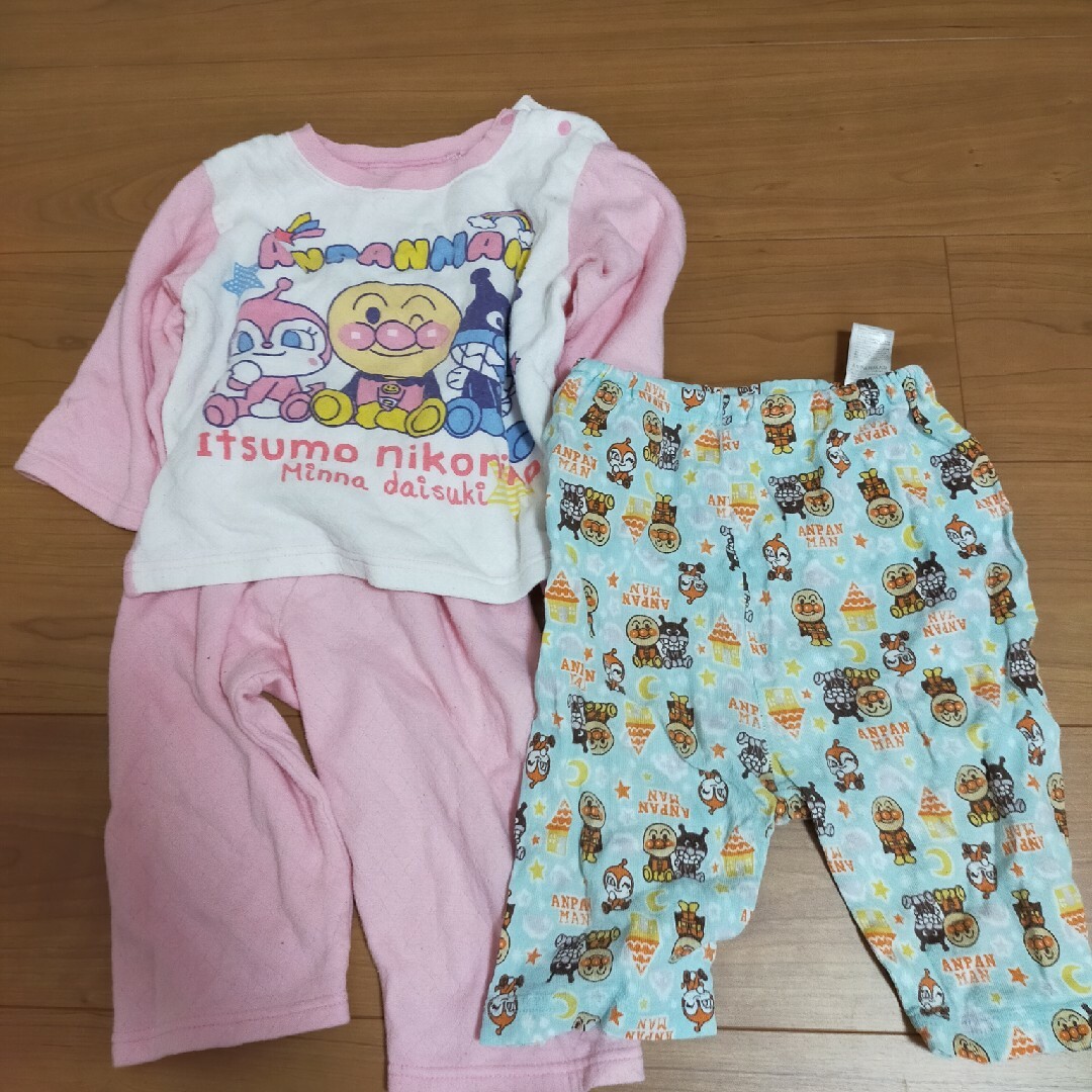 アンパンマン　パジャマ　100 キッズ/ベビー/マタニティのキッズ服女の子用(90cm~)(パジャマ)の商品写真