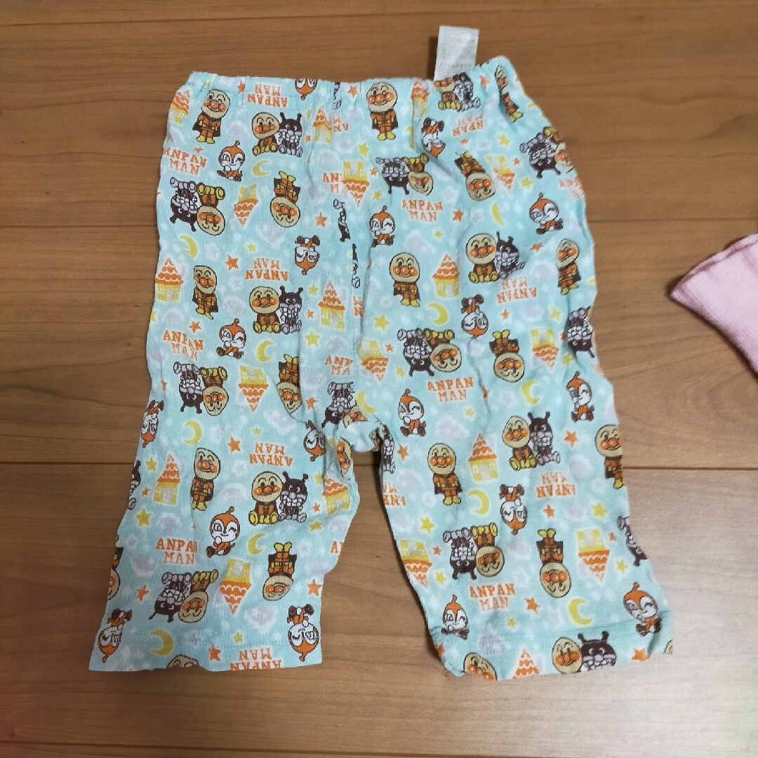 アンパンマン　パジャマ　100 キッズ/ベビー/マタニティのキッズ服女の子用(90cm~)(パジャマ)の商品写真