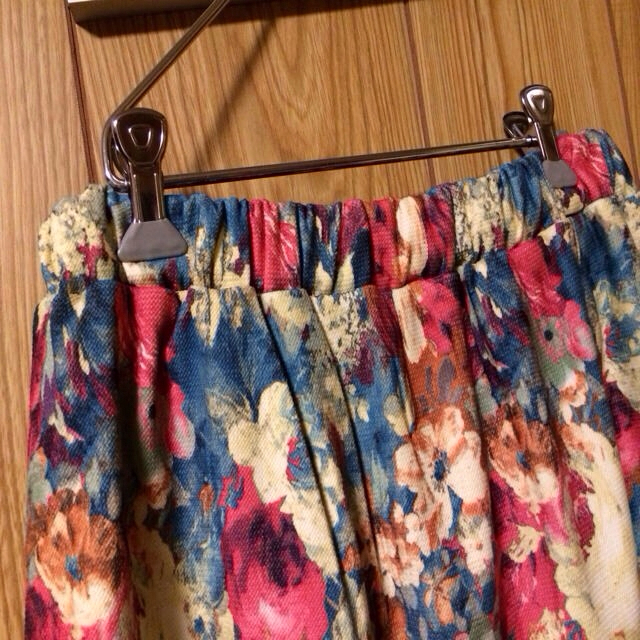PAGEBOY(ページボーイ)の花柄コクーンスカート レディースのスカート(ミニスカート)の商品写真