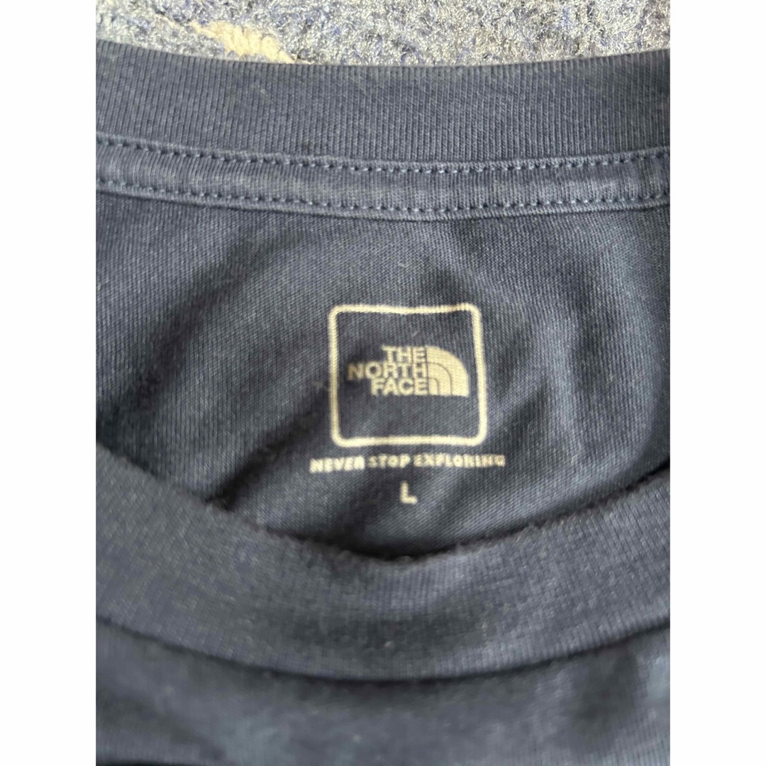 THE NORTH FACE(ザノースフェイス)のノースフェイス Tシャツ　紺色　L 最終値下げ中 メンズのトップス(Tシャツ/カットソー(半袖/袖なし))の商品写真