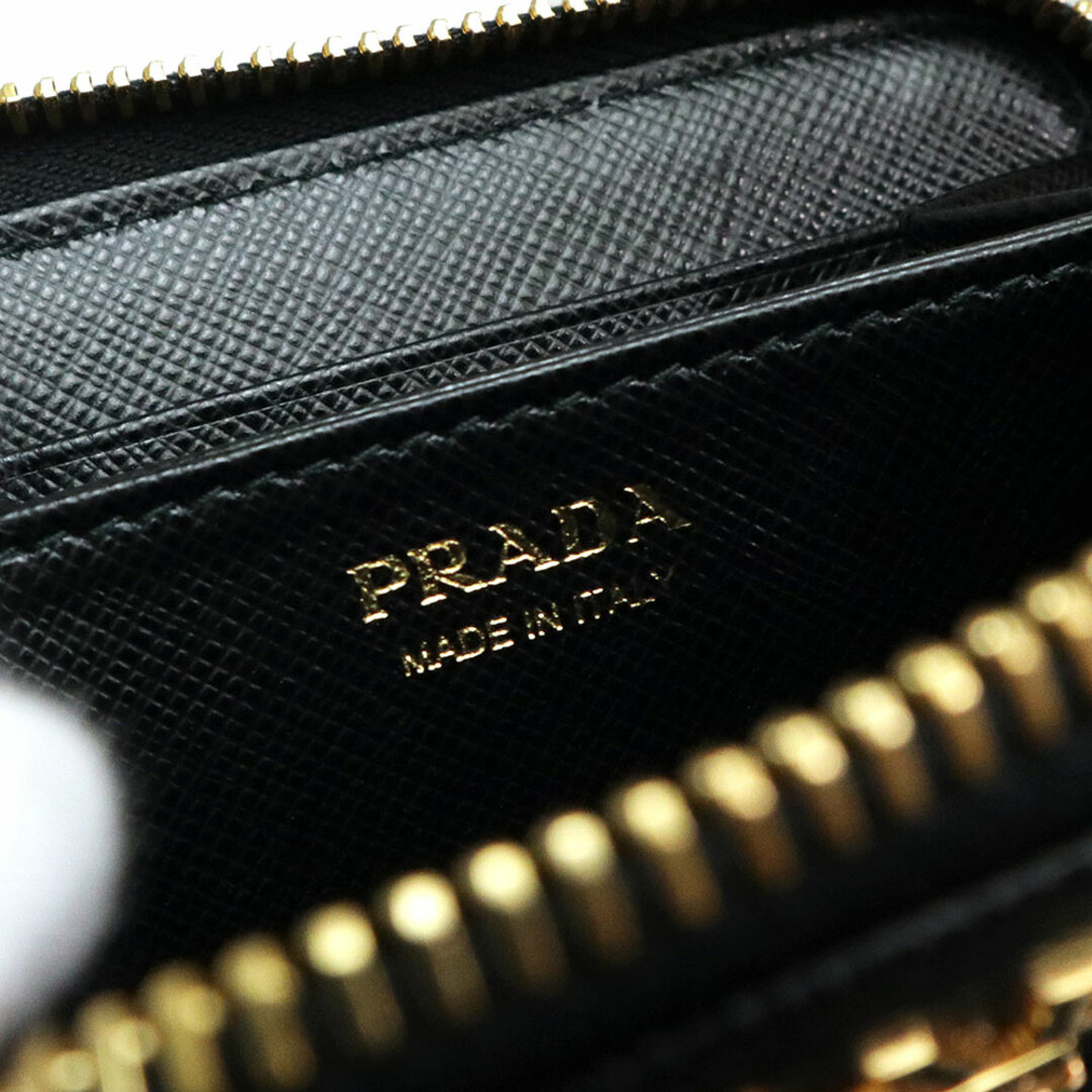 プラダ コインケース 小銭入れ 財布 サフィアーノ メタル レザー ブラック ネロ 黒 ゴールド金具 1MM268 箱付 PRADA（新品・未使用品）