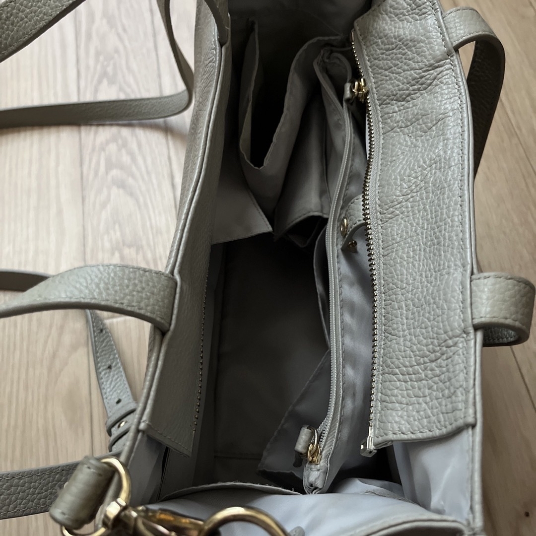 dinos 千秋プロデュース 15ポケットトートバッグ　ライトグレー レディースのバッグ(ショルダーバッグ)の商品写真