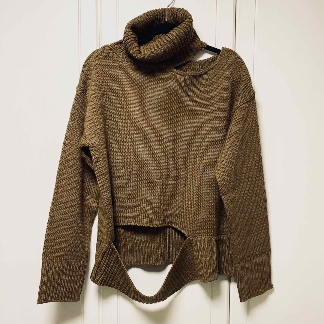 AMAIL(アマイル)のAMAIL TURTLE CUTTING KNIT タートル ニット　ブラウン レディースのトップス(ニット/セーター)の商品写真