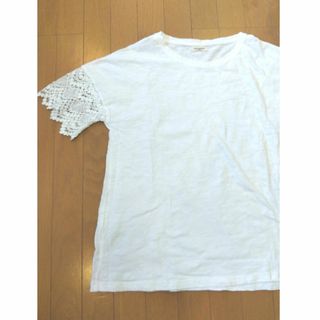 ハートマーケットレース付Ｔシャツ(Tシャツ(半袖/袖なし))