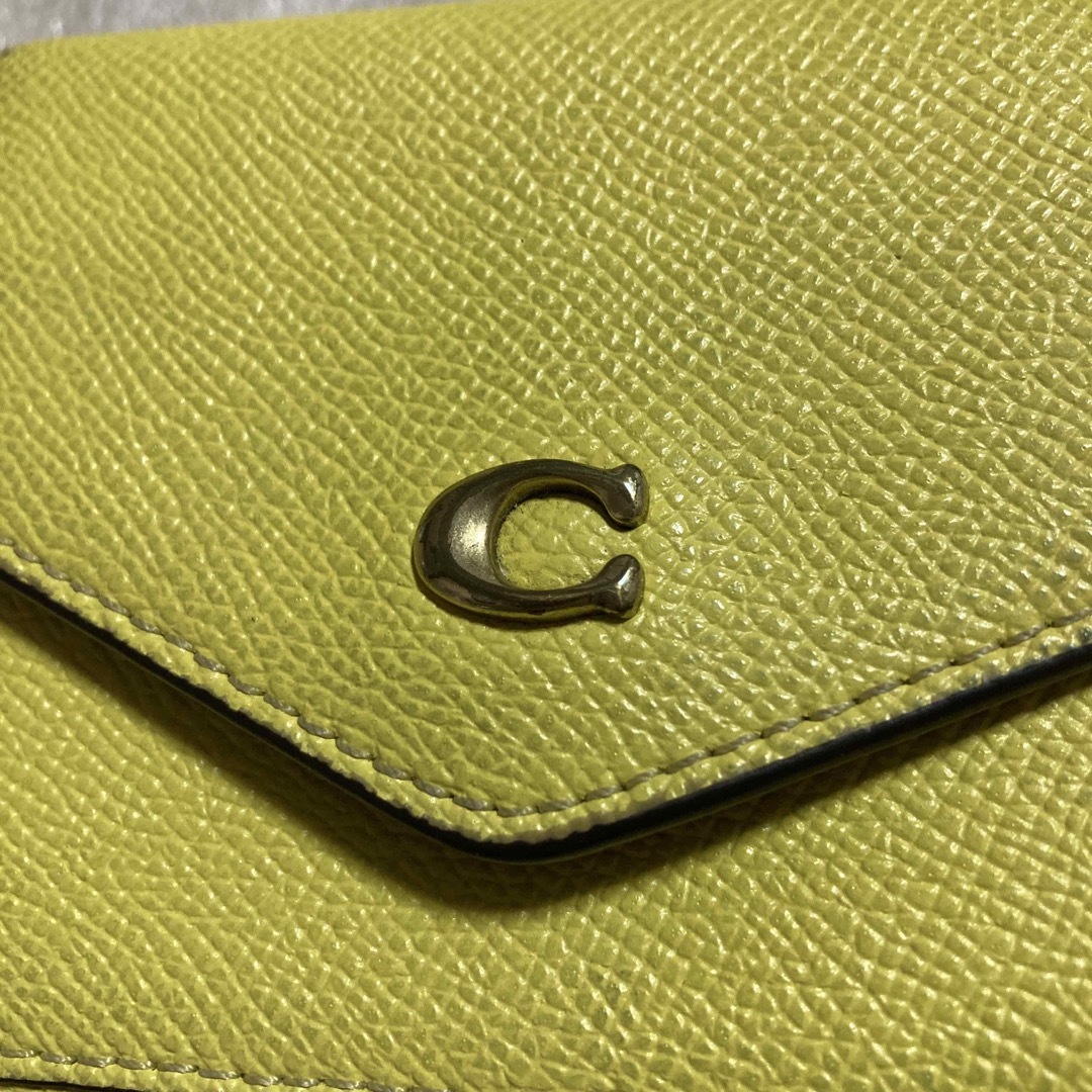 COACH - コーチ財布 ミニ財布 三つ折り 本革 イエローの通販 by COACH - コーチ財布 ミニ財布 三つ折り 本革 イエローの通販 by