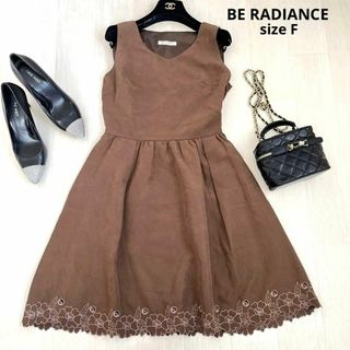 ビーラディエンス(BE RADIANCE)のBE RADIANCE ビーラディエンス　花柄ワンピース　ワンピース　Fサイズ(ひざ丈ワンピース)