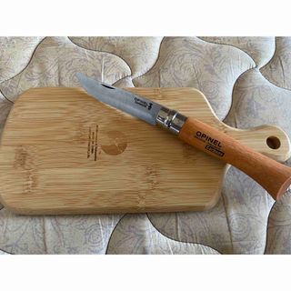 オピネル(OPINEL)のまな板&ナイフ　キャンプ道具(調理器具)