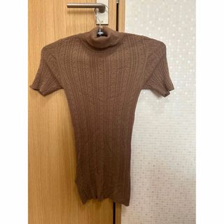 ビーシービージーマックスアズリア(BCBGMAXAZRIA)のトップス　半袖(Tシャツ(半袖/袖なし))