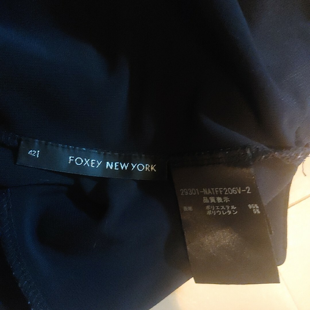 Foxey new york トップス 紺色?or黒色? 42サイズ