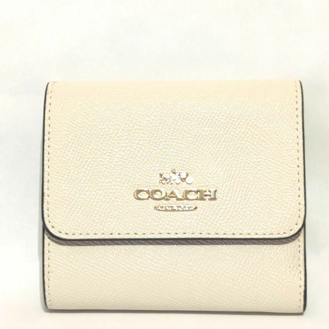 COACH - ❤新品未使用❤COACH 三つ折り財布 ホワイト×花柄の通販 by ...