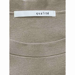 カリテ(qualite)の【qualite】カリテ　ラインデザインカットソー(カットソー(長袖/七分))