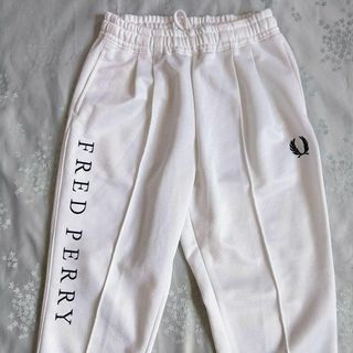 フレッドペリー(FRED PERRY)の90’s FRED PERRY 刺繍ロゴ トラックパンツ　ヴィンテージ(ウェア)