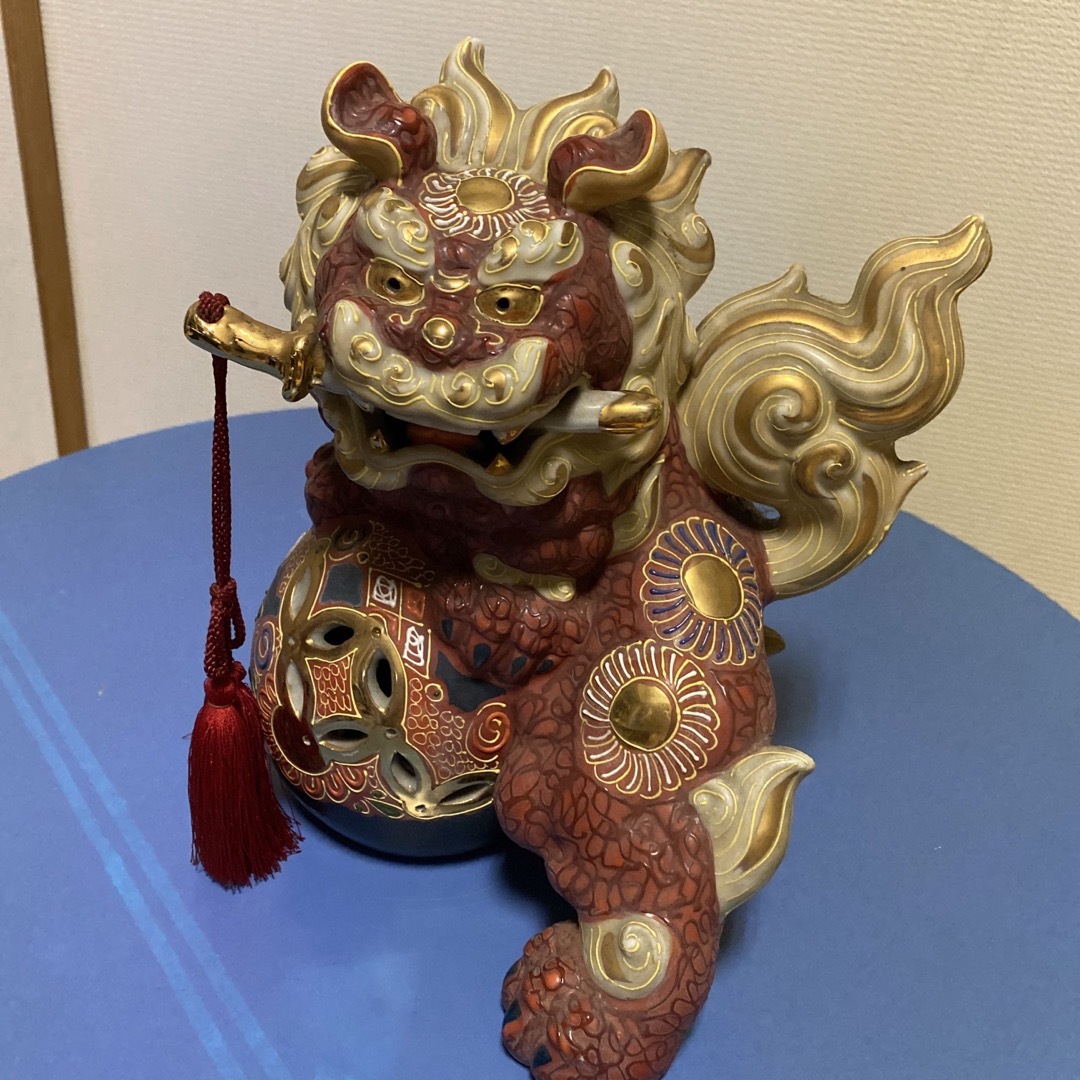 九谷焼  金彩 色絵 玉乗り獅子　魔除け 陶器