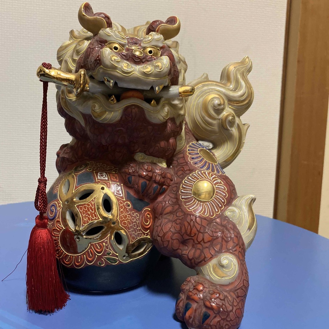 九谷焼  金彩 色絵 玉乗り獅子　魔除け 陶器