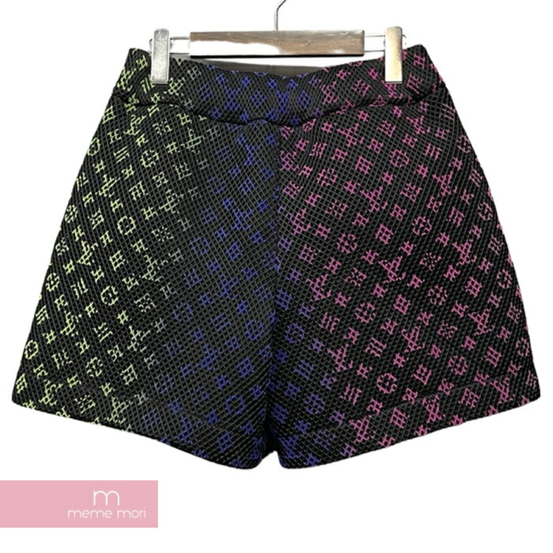 LOUIS VUITTON(ルイヴィトン)のLOUIS VUITTON 2022SS Mesh Shorts 1A9V7Q ルイヴィトン メッシュショーツ ショートパンツ ハーフパンツ グラディエント･モノグラム パターン グラデーション 総柄ロゴ ブラック サイズ38【230915】【中古-A】【me04】 メンズのスーツ(スラックス/スーツパンツ)の商品写真