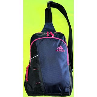 アディダス(adidas)の★☆【 adidas】アディダスボディバッグ・斜め掛けショルダーバッグ4L ☆★(ボディバッグ/ウエストポーチ)