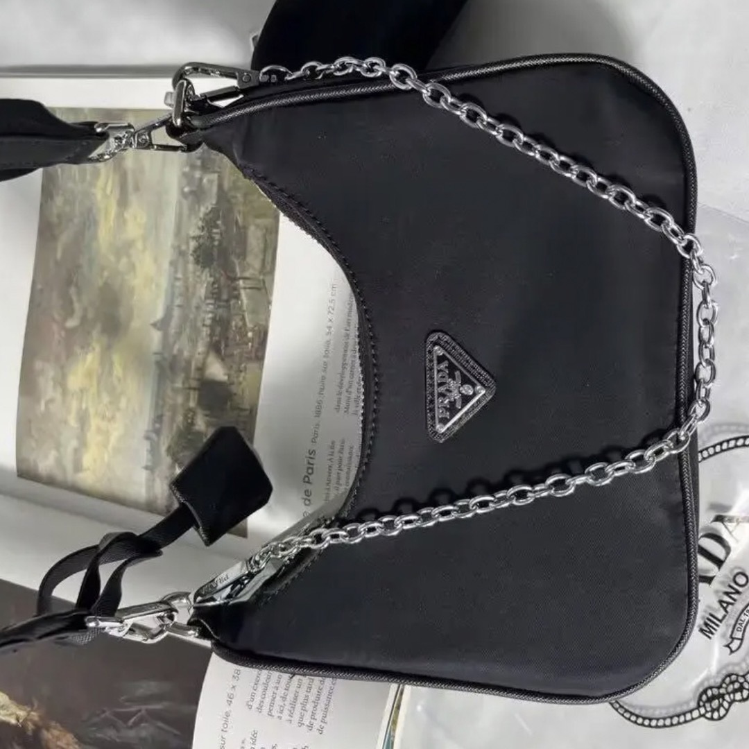 PRADA - PRADA ノベルティ ショルダーバッグの通販 by あ's shop PRADA - PRADA ノベルティ ショルダーバッグの通販 by あ's shop