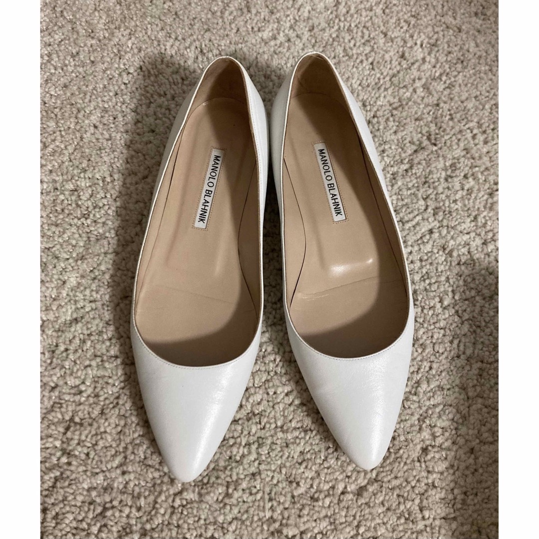 MANOLO BLAHNIK(マノロブラニク)の値下◆美品◆ Manolo Blahnikマノロブラニクフラット 白36.5 レディースの靴/シューズ(バレエシューズ)の商品写真