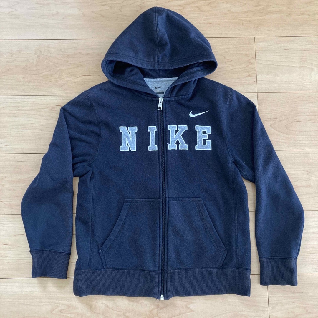 NIKE(ナイキ)のNIKE sizeM ジップパーカー キッズ/ベビー/マタニティのキッズ服男の子用(90cm~)(ジャケット/上着)の商品写真