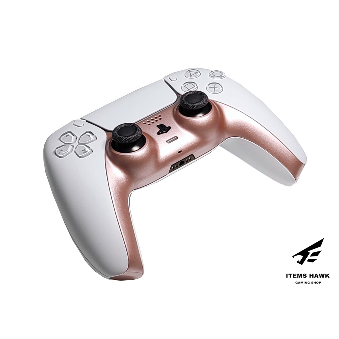 PlayStation(プレイステーション)のPS5 DualSenseコントローラー  カバー  シェル カバー ピンク エンタメ/ホビーのゲームソフト/ゲーム機本体(その他)の商品写真