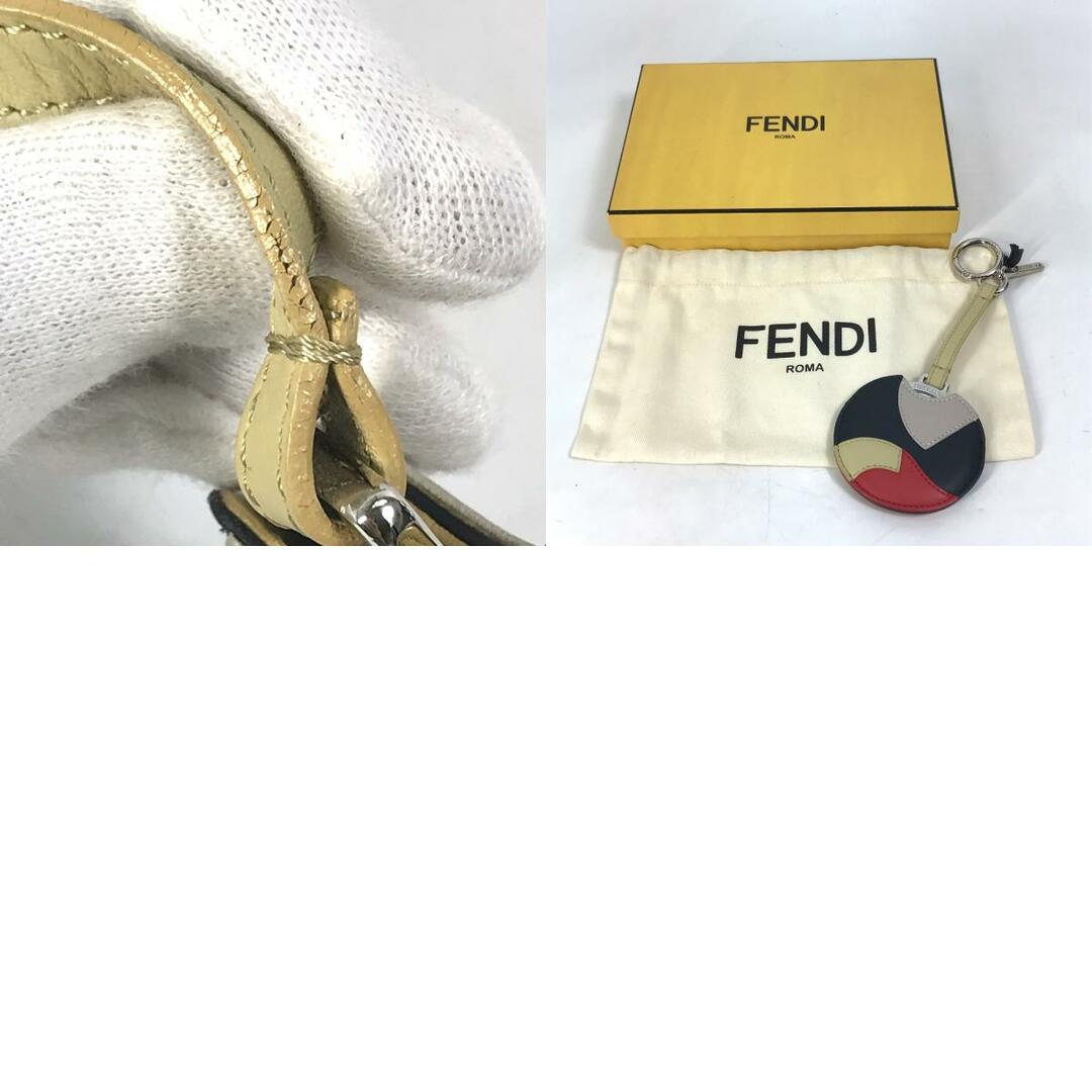 FENDI(フェンディ)のフェンディ FENDI ミラー付き 鏡 7AR455  キーホルダー キーリング 小物 アクセサリー バッグチャーム レザー ブラック×レッド×ベージュ レディースのファッション小物(キーホルダー)の商品写真