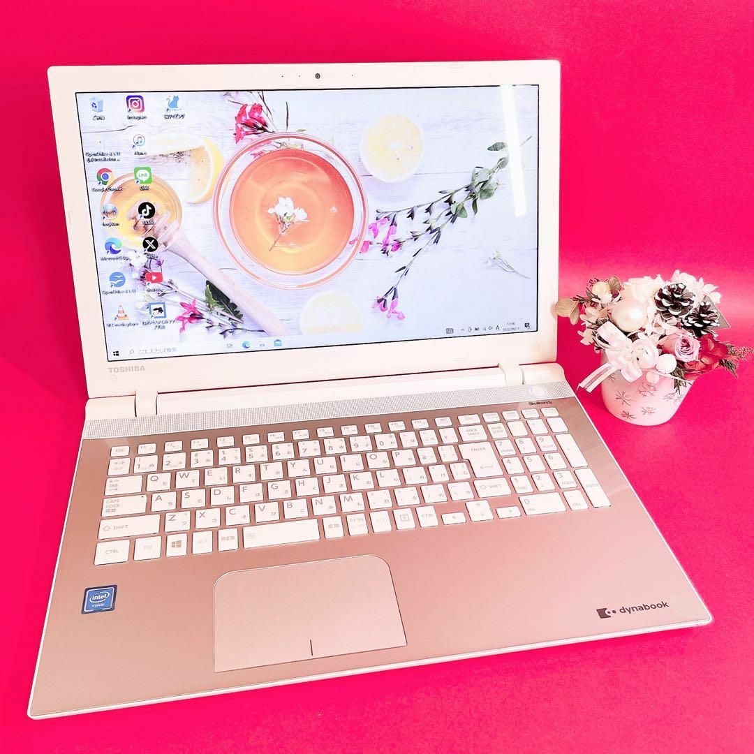貴重✨️おしゃれ薄型✨️ゴールド ノートパソコン✨️カメラ付き 大