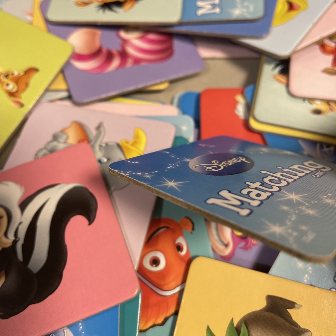 Disney(ディズニー)の【海外購入品/ディズニー】神経衰弱カード/DISNEY キッズ/ベビー/マタニティのおもちゃ(知育玩具)の商品写真