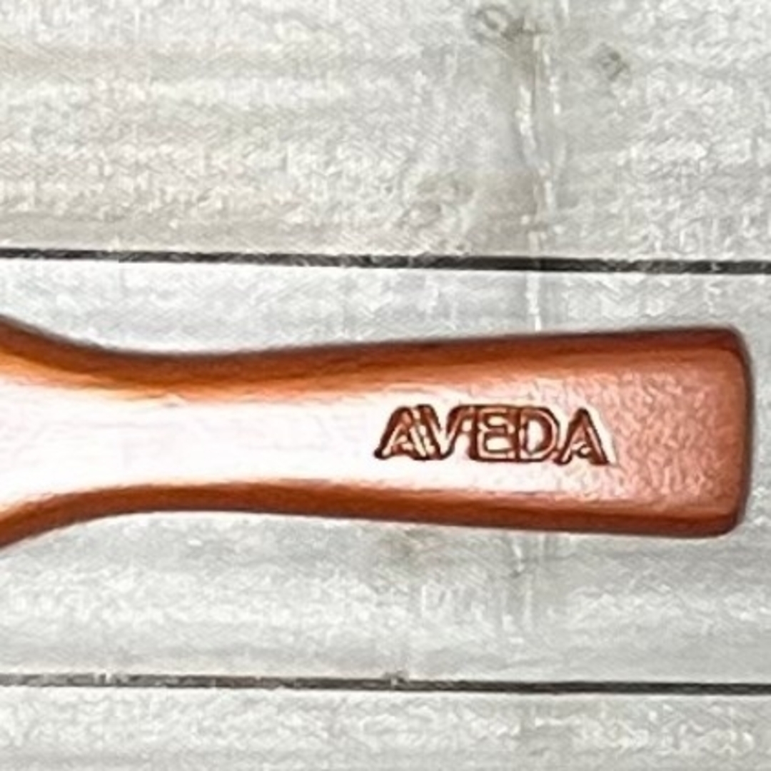 AVEDA(アヴェダ)のアヴェダ　パドルブラシ　AVEDA  レギュラーイズ　頭皮ケア　美髪　2本セット コスメ/美容のヘアケア/スタイリング(ヘアブラシ/クシ)の商品写真