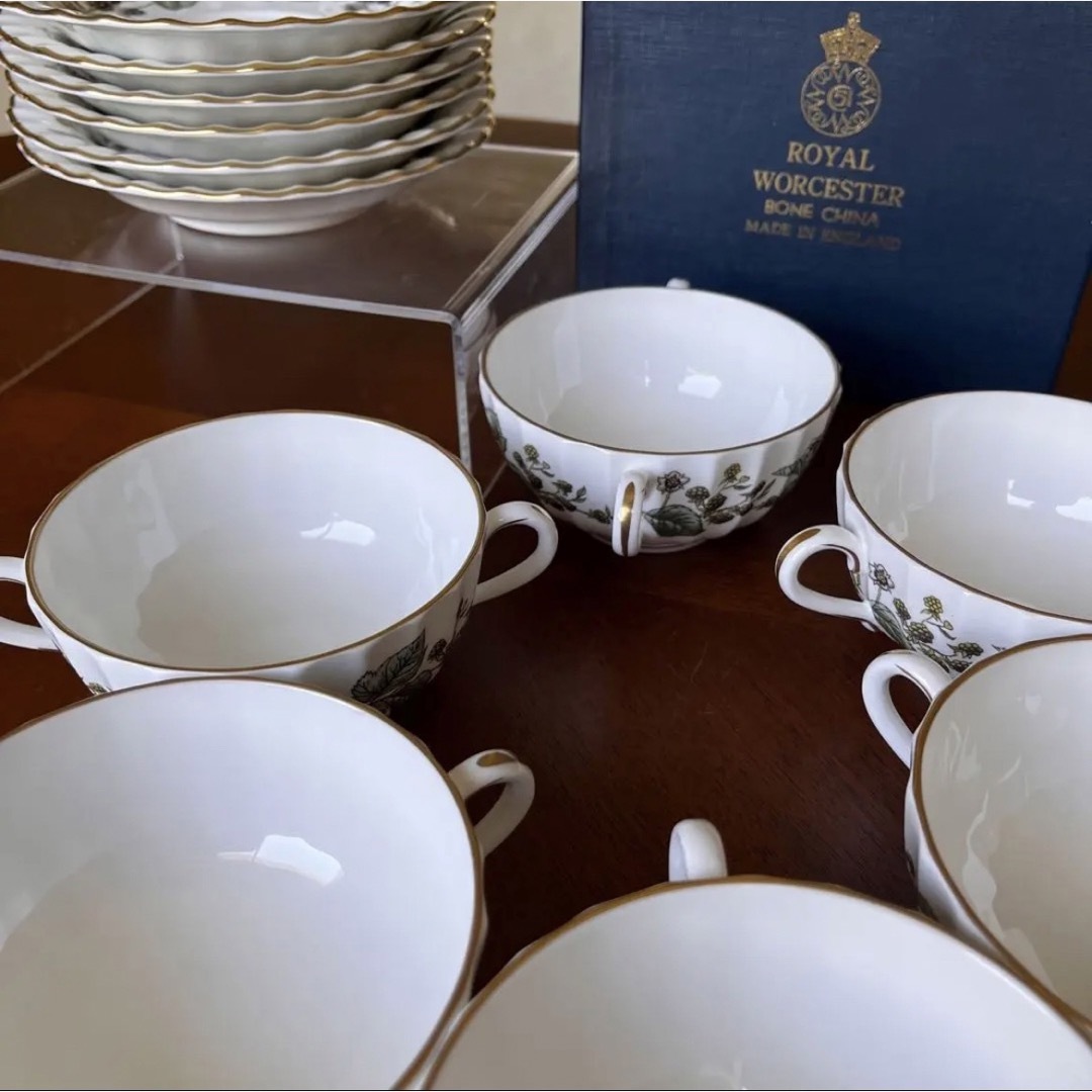 Royal Worcester(ロイヤルウースター)の【未使用美品】ロイヤルウースター★ラビニア★ダブルハンドルC/S 6客　お箱入り インテリア/住まい/日用品のキッチン/食器(食器)の商品写真