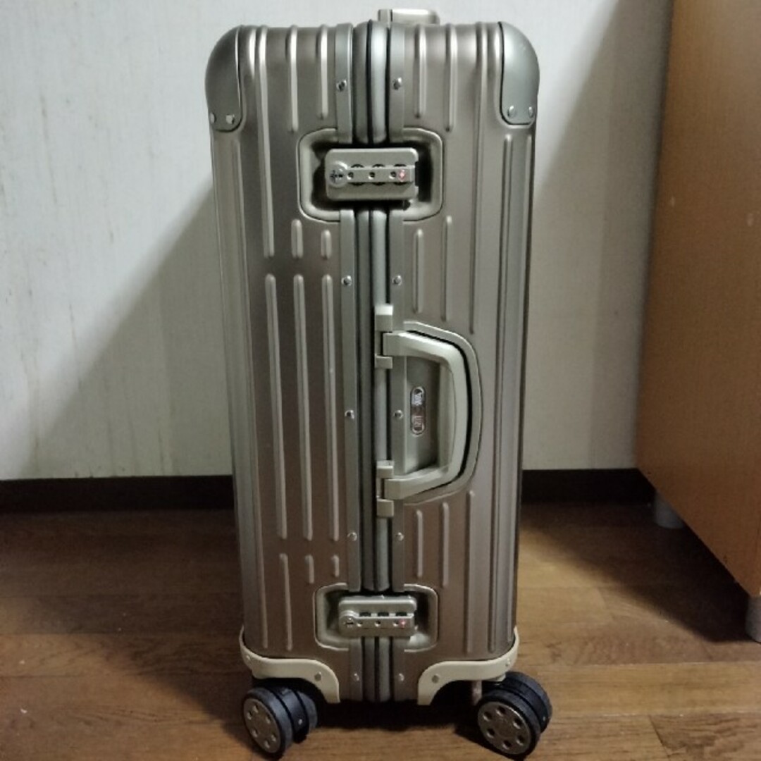 RIMOWA(リモワ)のRIMOWAスーツケース　トパーズ　Mサイズ メンズのバッグ(トラベルバッグ/スーツケース)の商品写真