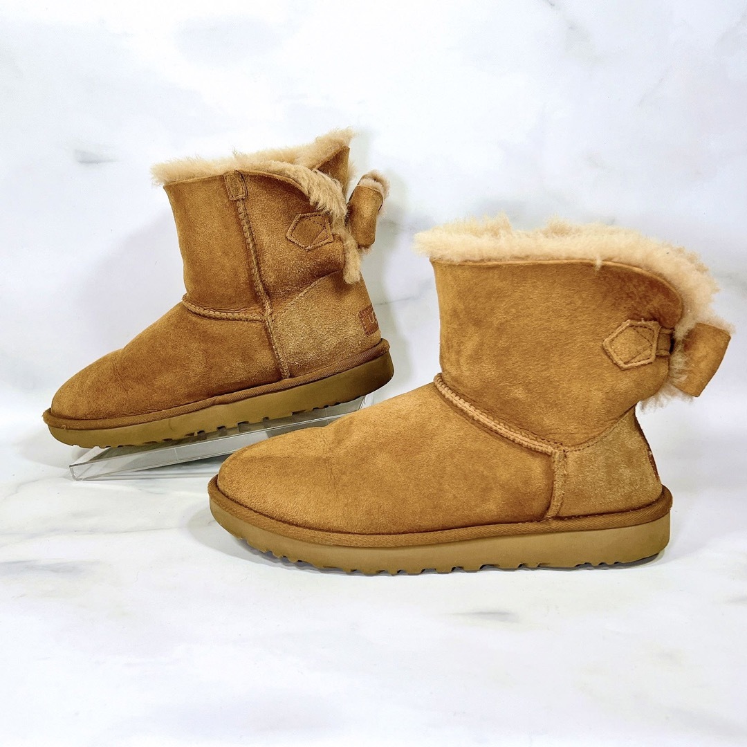 美品】UGG Naveah ナベア リボン ムートンブーツ ベージュ25.0 - ブーツ