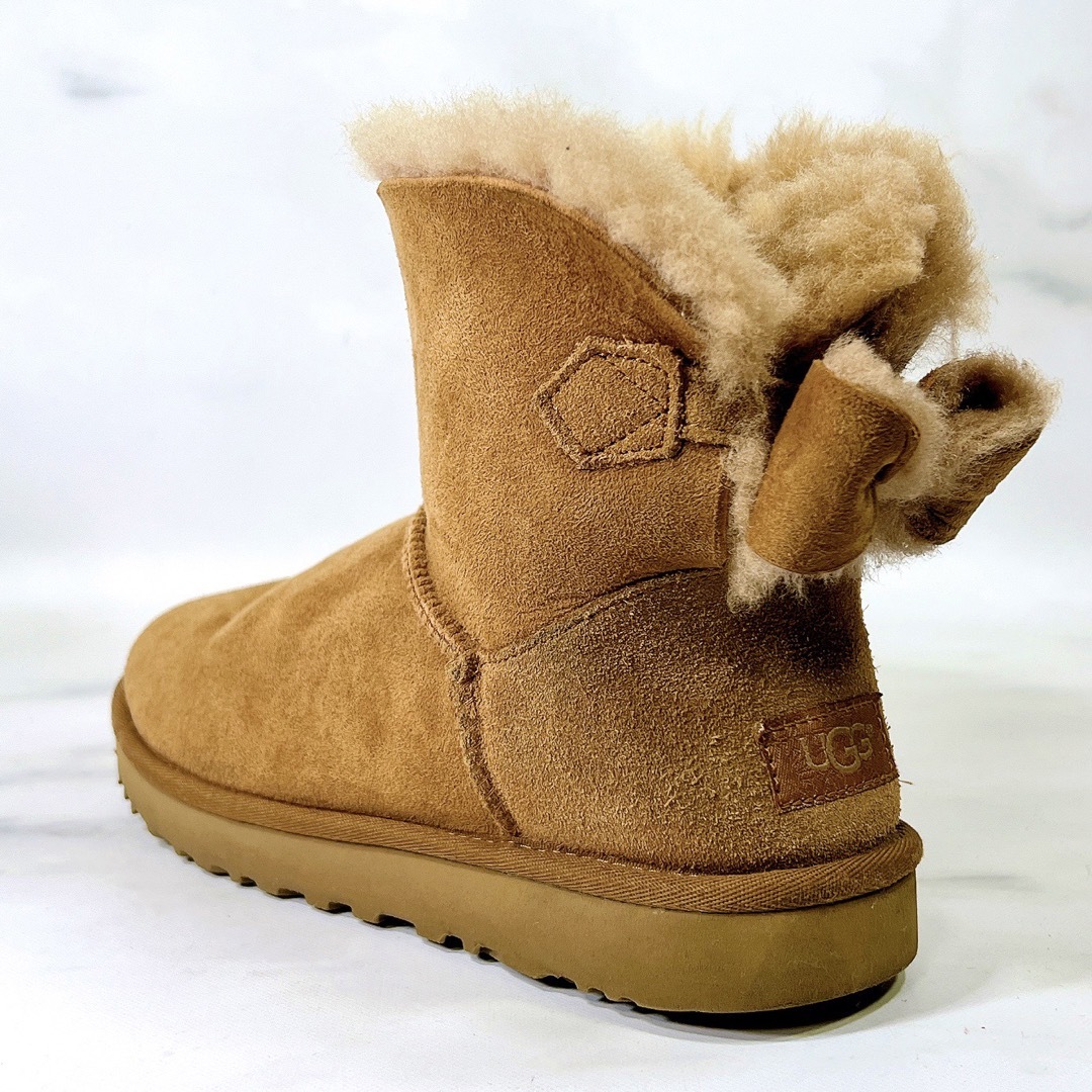 美品】UGG Naveah ナベア リボン ムートンブーツ ベージュ25.0 - ブーツ