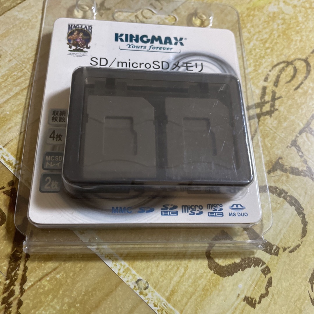 SD/micro SDメモリ4枚収納ケース スマホ/家電/カメラのPC/タブレット(PC周辺機器)の商品写真