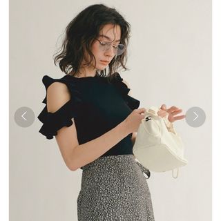 SNIDEL - fiolily スパークリングペプラムスリーブレストップスの通販
