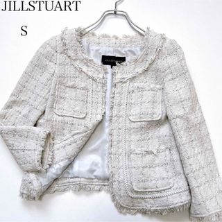 ジルスチュアート(JILLSTUART)の【美品】ジルスチュアート　ツイード　ノーカラージャケット　ボタンレス　七分袖(ノーカラージャケット)