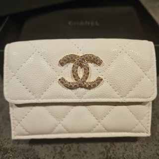 CHANEL - 本物CHANELシャネル財布白新品未使用の通販 by parisa1's ...