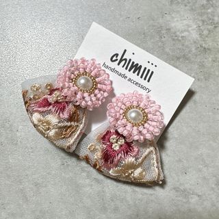 No.167 フラワー　お花　ビーズ刺繍　インド刺繍リボン　ピアス　イヤリング(ピアス)