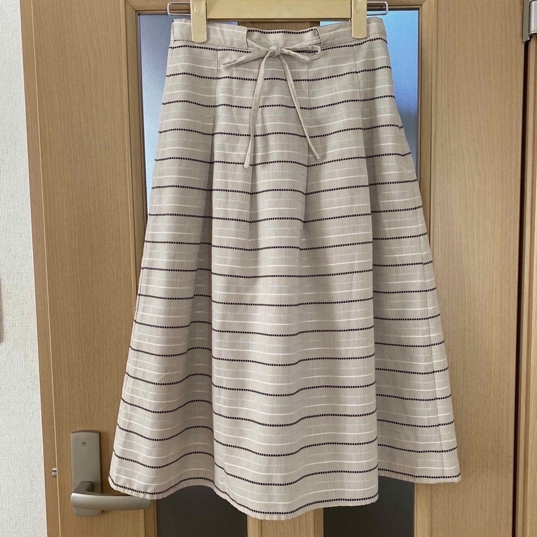 フレアスカート　M  春夏用 レディースのスカート(ひざ丈スカート)の商品写真