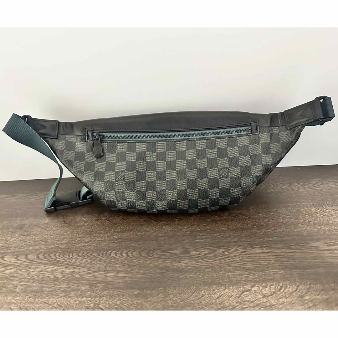 LOUIS VUITTON(ルイヴィトン)の極美品LOUIS VUITTON(ルイヴィトン)ダミエグラフィット　バムバッグ メンズのバッグ(ボディーバッグ)の商品写真