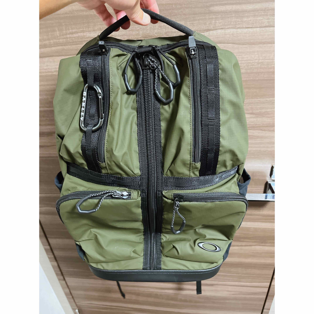 Oakley - 値下げ!【美品】オークリー リュック バックパック カーキ