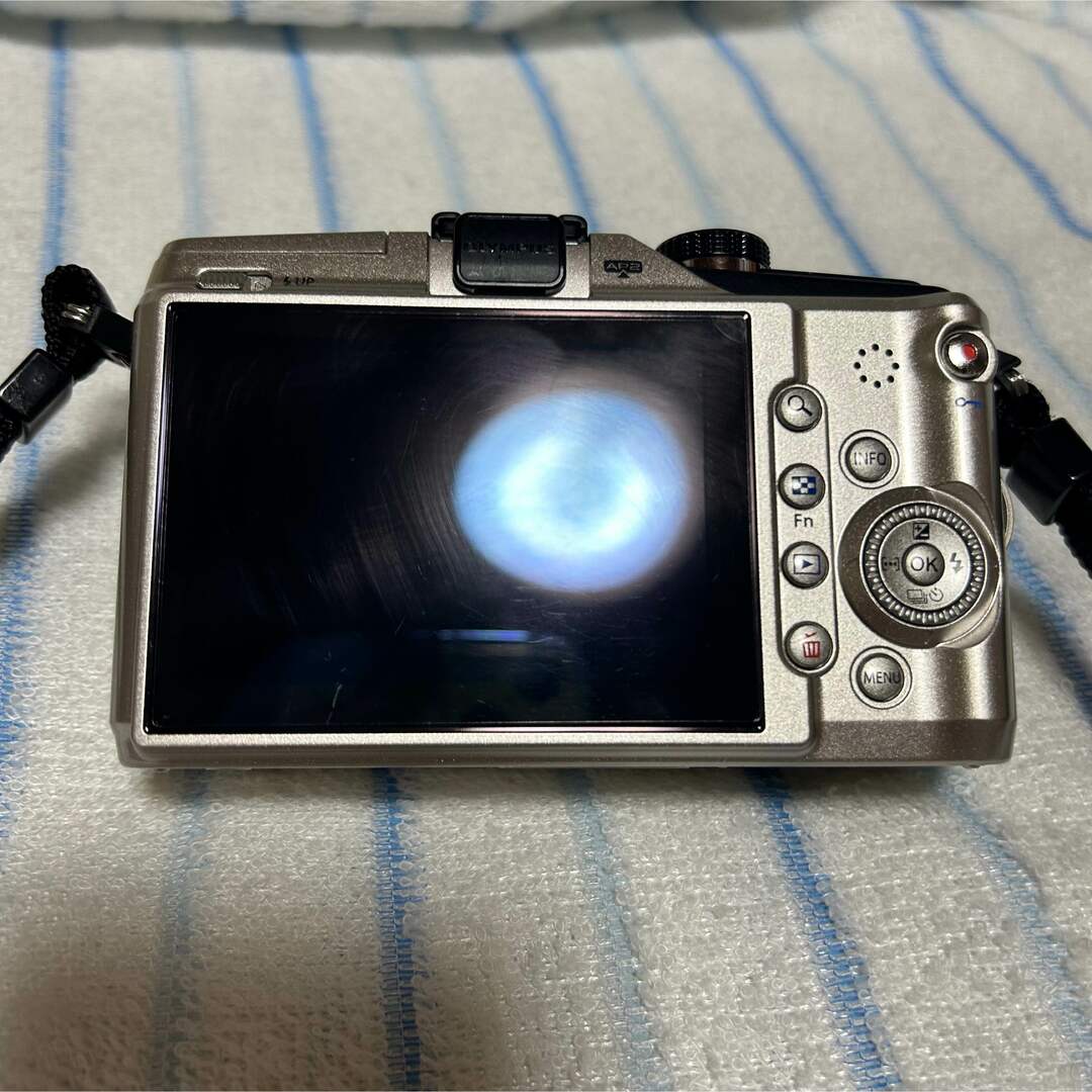 OLYMPUS(オリンパス)のNANAMI様専用　OLYMPUS E-PL2 レンズキット スマホ/家電/カメラのカメラ(ミラーレス一眼)の商品写真