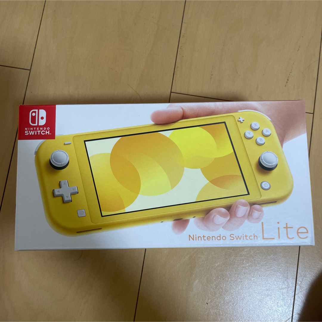 新品未使用Nintendo Switch LITE イエロー エンタメ/ホビーのゲームソフト/ゲーム機本体(携帯用ゲーム機本体)の商品写真