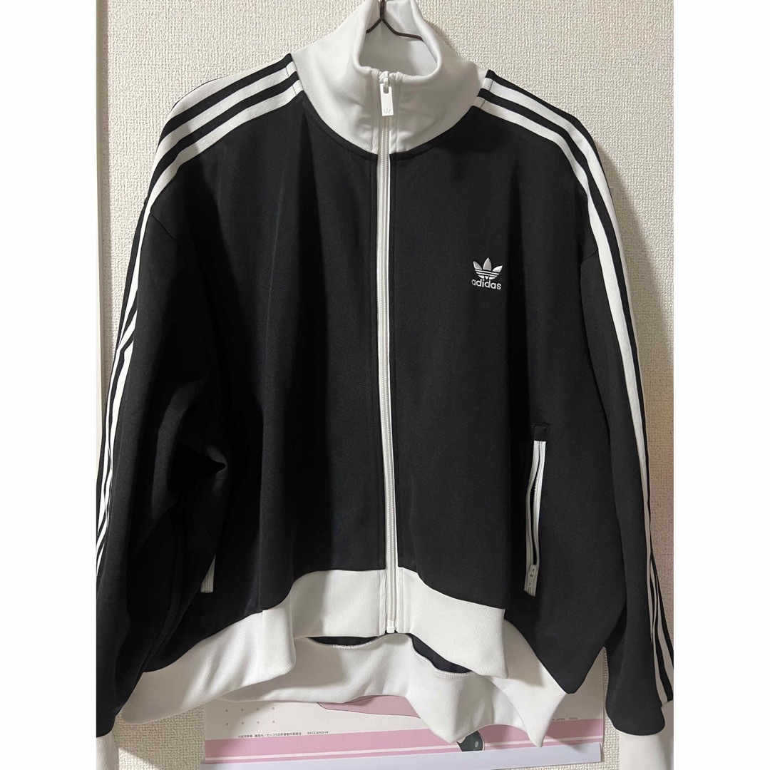 Originals（adidas） - adidasショート丈トラックジャケット ジャージ